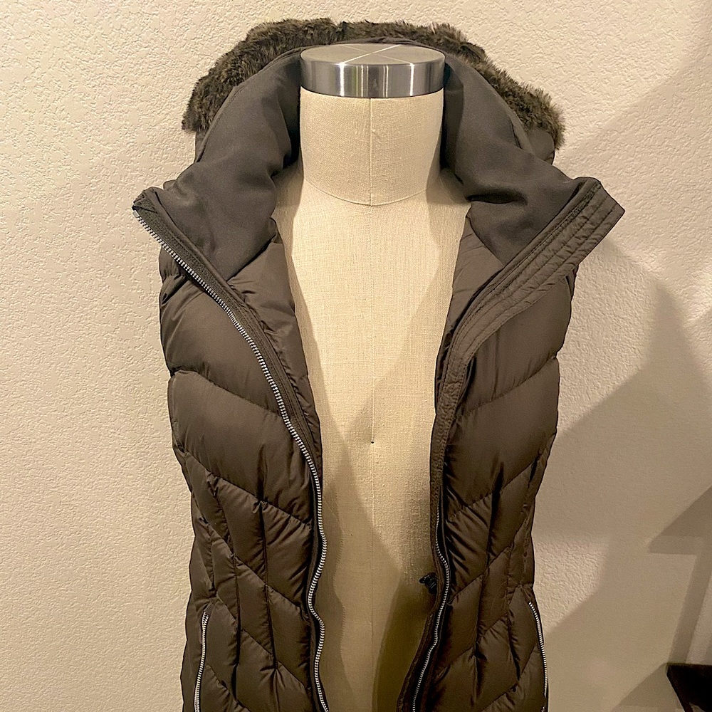 ATHLETA - Downieville CYA Vest - green, faux fur - SIZE M